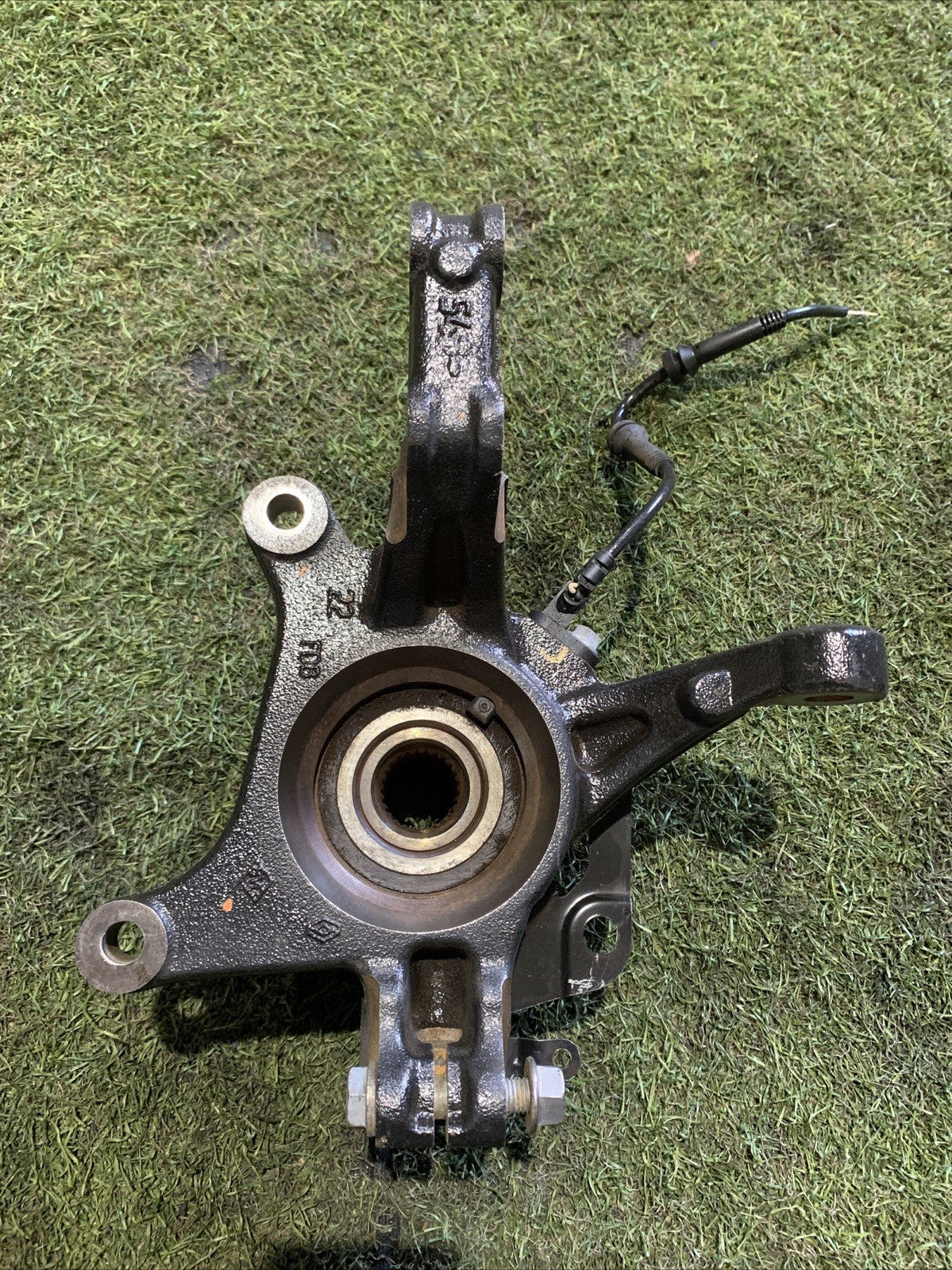 Mozzo Montante Fusello Anteriore Destro Renault Captur 2013-2019 1.5 Diesel
