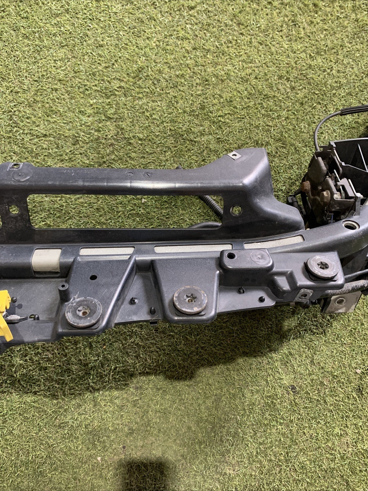 Traversa Batticofano Anteriore Maserati Levante 6700034073