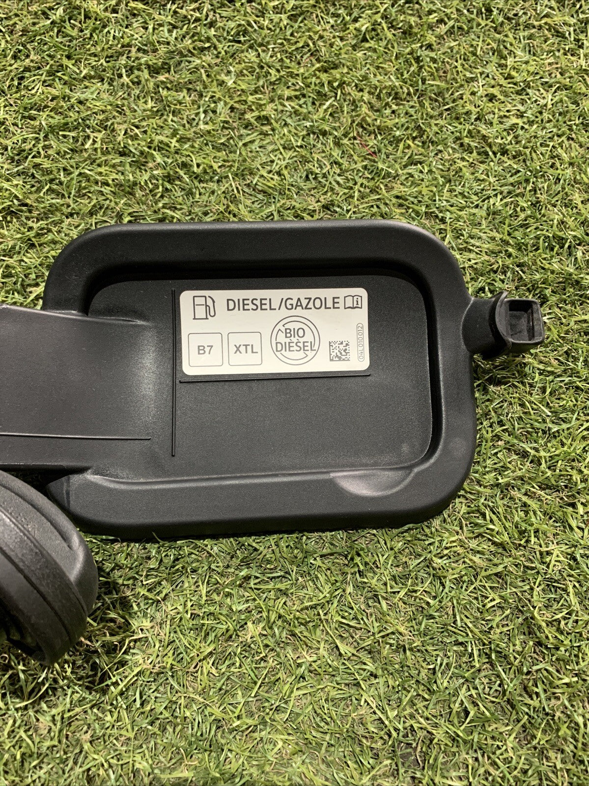 SPORTELLINO CARBURANTE PER VOLKSWAGEN T-Roc Serie 2GA809857E (17>)