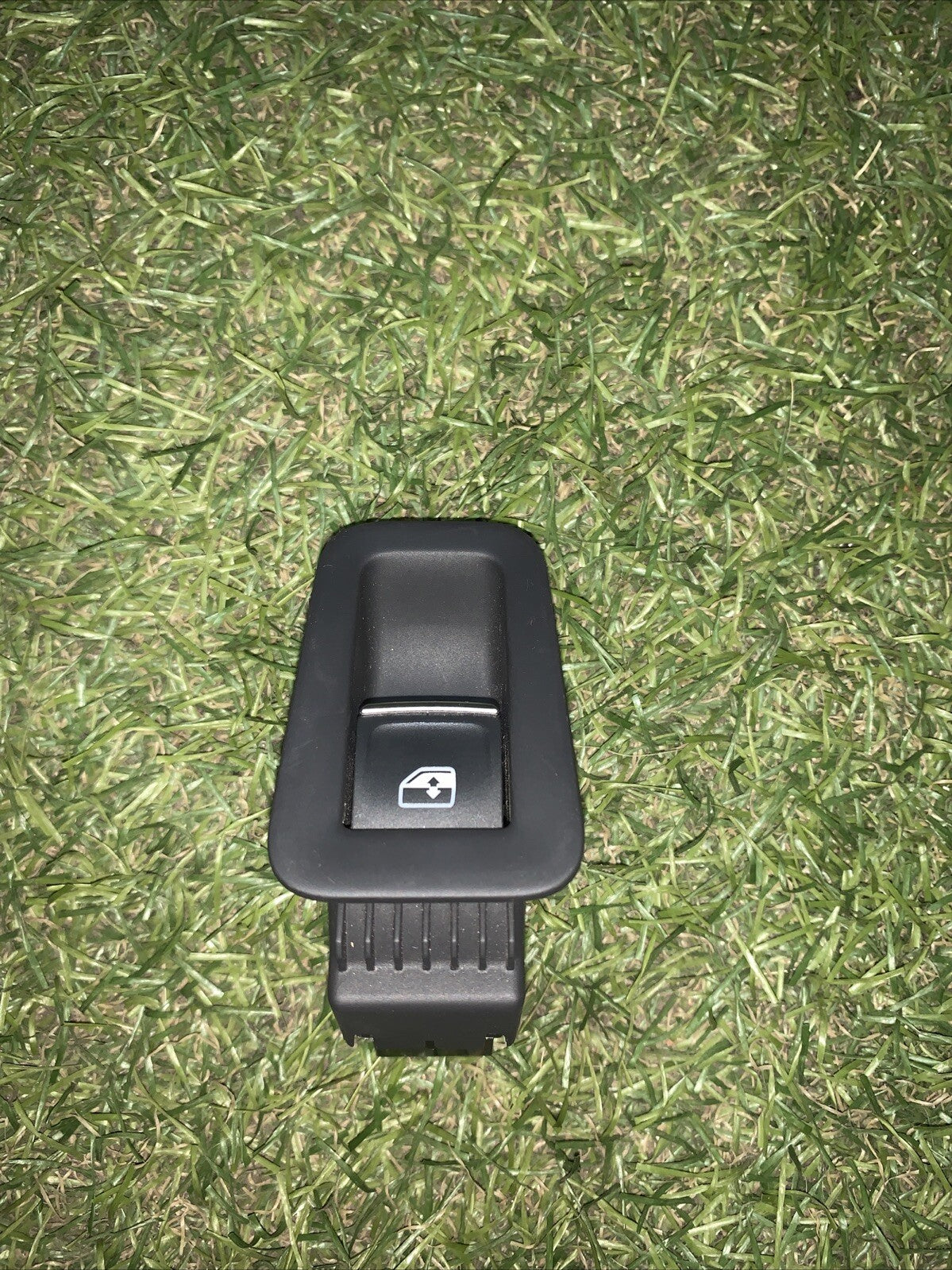 Interruttore Alzavetro Posteriore DX/SX Volkswagen Golf 8 2019 5H0868345