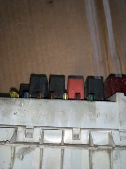 46558760 CENTRALINA SCATOLA FUSIBILI RELÈ ALFA ROMEO 147 1.9 D 85KW 5P (2004)