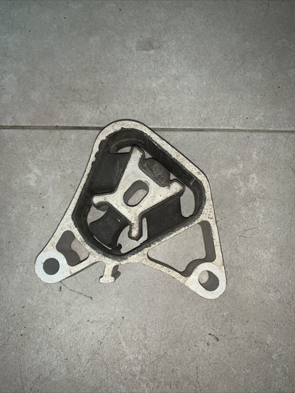 MERCEDES-BENZ B W246 B180 CDI Supporto Motore Destro A2462400809