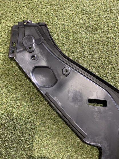 670042318 RIVESTIMENTO SUPERIORE TRAVERSA BATTICOFANO MASERATI LEVANTE