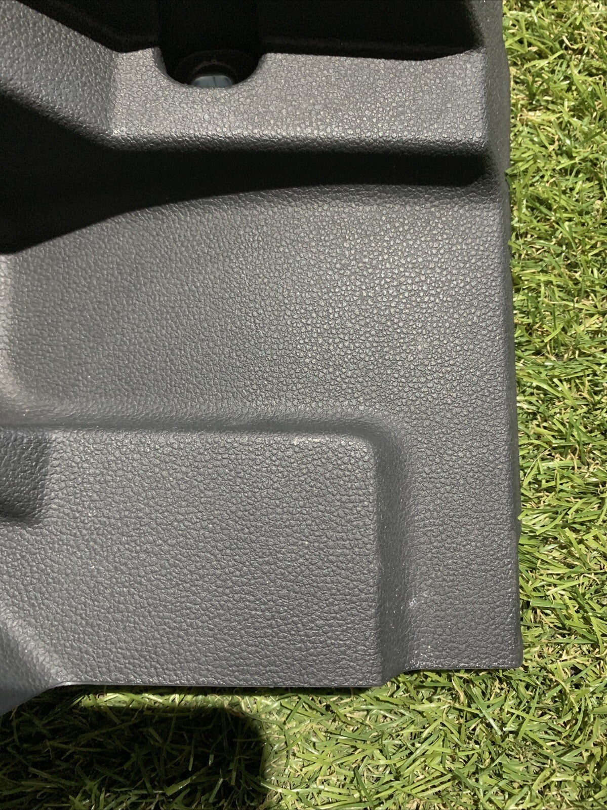 2GM858832 Staffa Di Supporto Ripiano Portaoggetti Lato Dx Per Volkswagen T-Cross