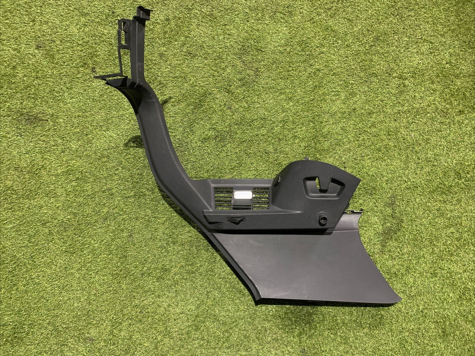 5H6867762 RIVESTIMENTO INTERNO SUPERIORE POSTERIORE BAGAGLIAIO DESTRO VW GOLF 8