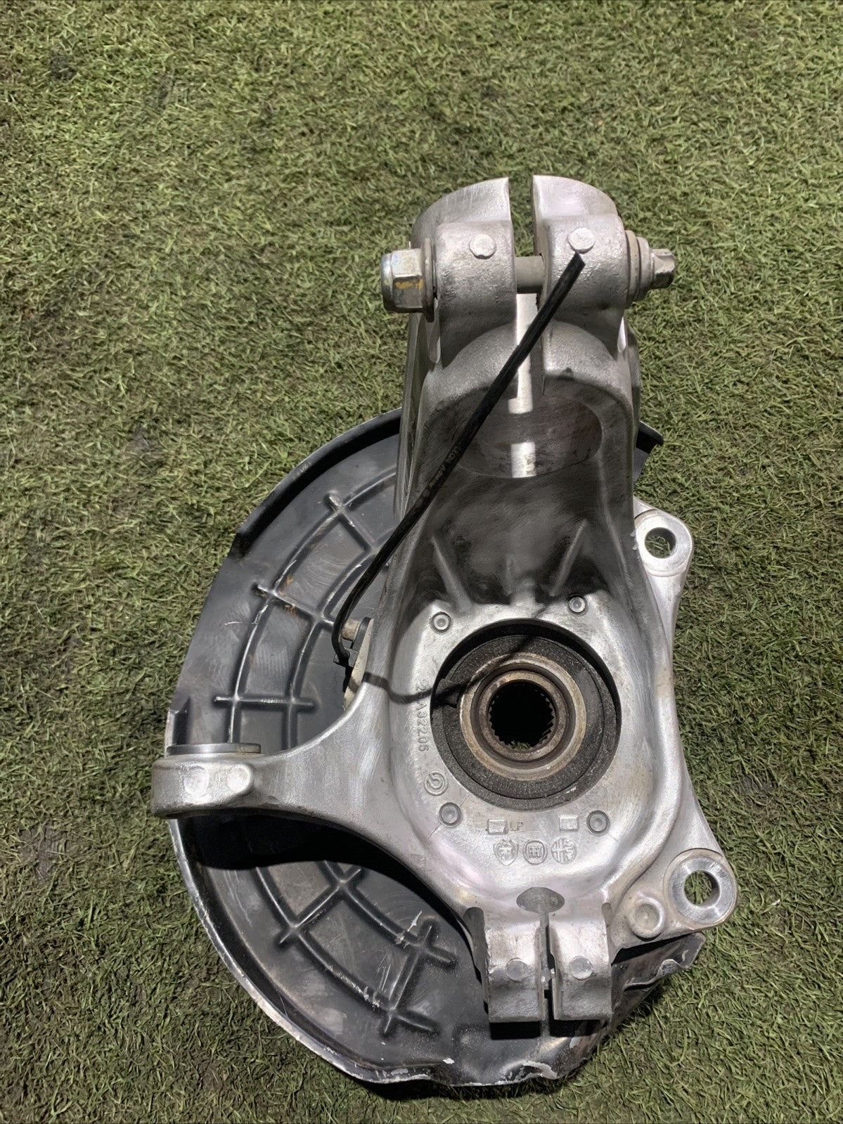 FUSELLO MOZZO MONTANTE ANTERIORE SINISTRO ALFA ROMEO GIULIETTA 1.6D 50514553 (2)