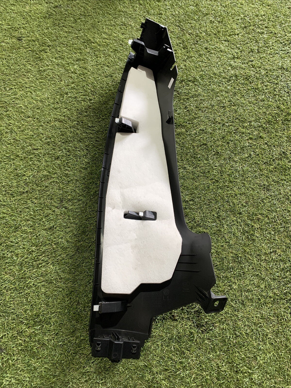 RIVESTIMENTO INTERNO INFERIO MONTANTE POSTERIORE LATO SINISTRO VOLKSWAGEN GOLF 8