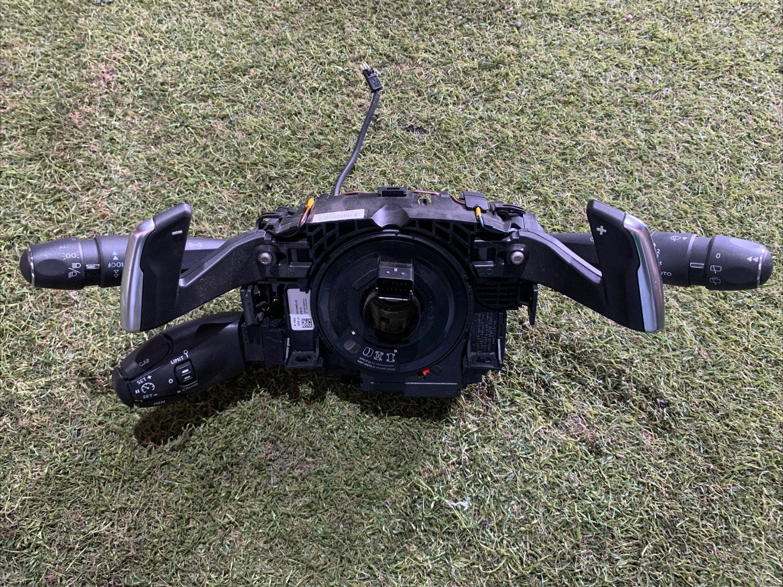 DEVIOLUCI CON PADDLE AL VOLANTE PEUGEOT 3008 Serie 98262588ZD (16)