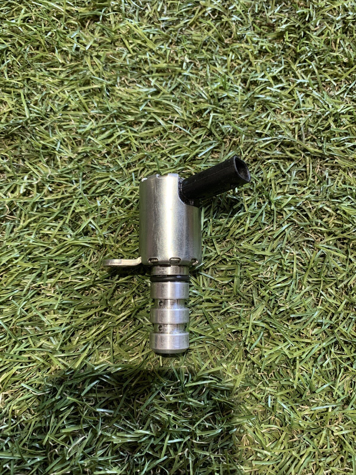 Valvola Regolazione Albero A Camme Volkswagen Golf 7 2.0 Benzina 06K115243L