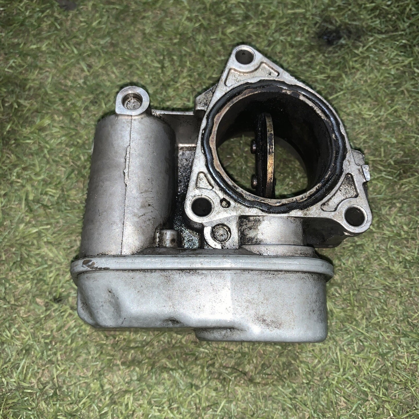 Corpo farfallato valvola VOLKSWAGEN PASSAT 2.0 tdi codice ricambio: 03G128063B