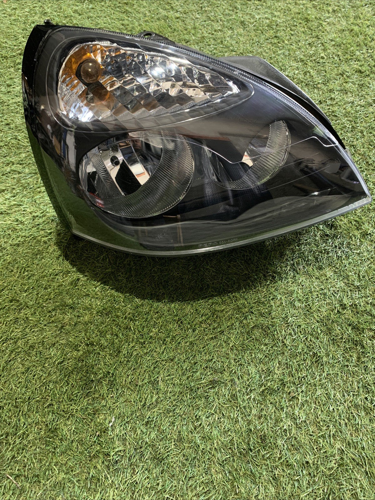 FARO ANTERIORE DESTRO PER RENAULT Clio Serie 08-551-1138R (01>05)