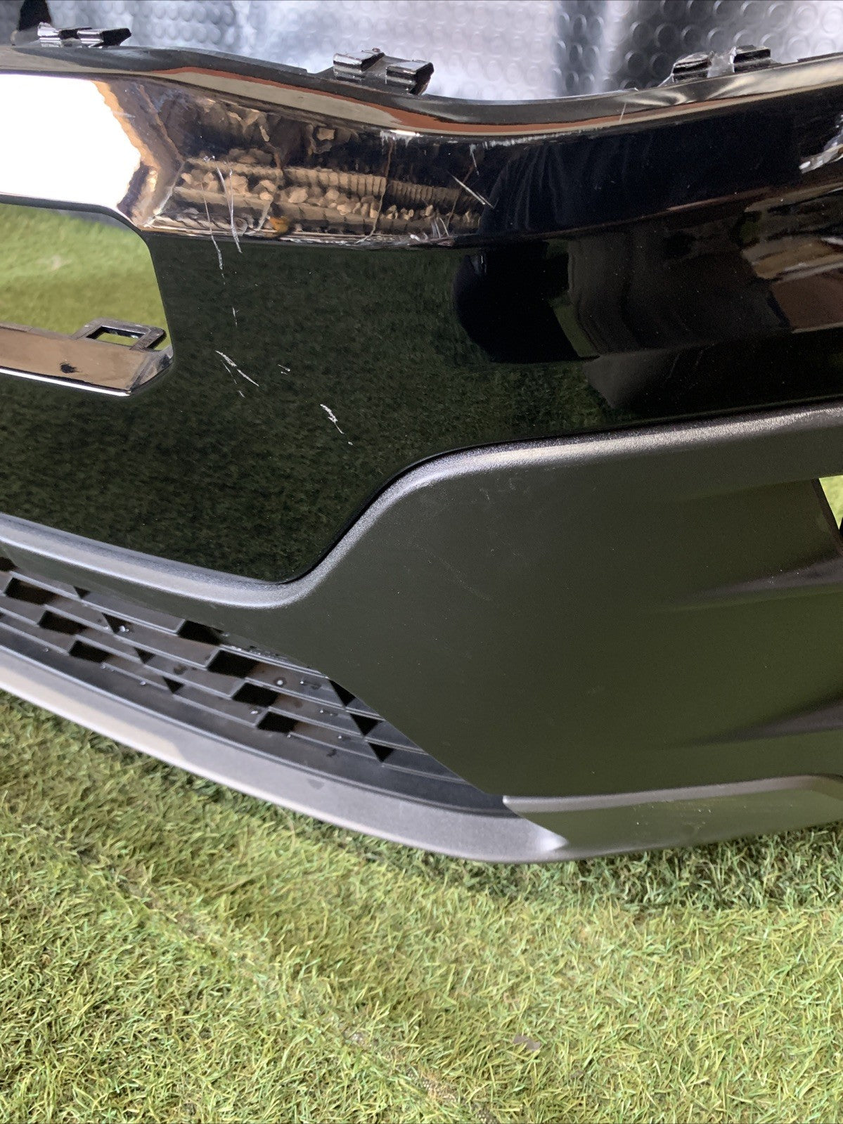 PARAURTI ANTERIORE JEEP AVENGER 2025