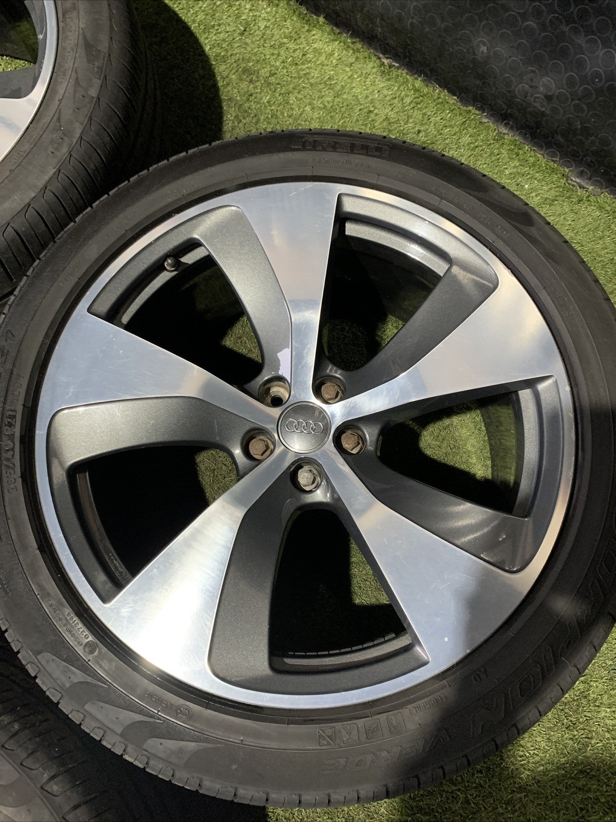 Cerchi In Lega Da 21 Con Gomme Audi Q7 2016 4M0601025E