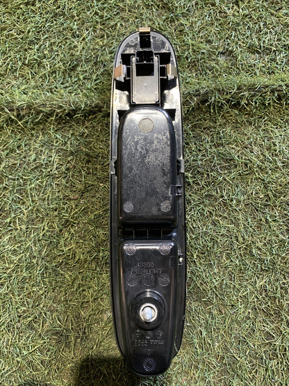 PULSANTIERA ANTERIORE DESTRA PER LANCIA Ypsilon 4° Serie 735531347 (11>23)