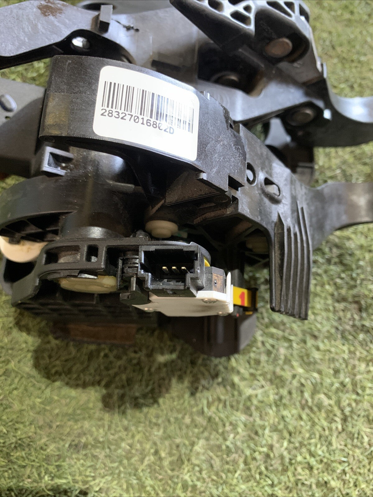 PEDALIERA FRENO FRIZIONE FIAT TIPO 1.6 ANNO 2019 CODICE 2583561045