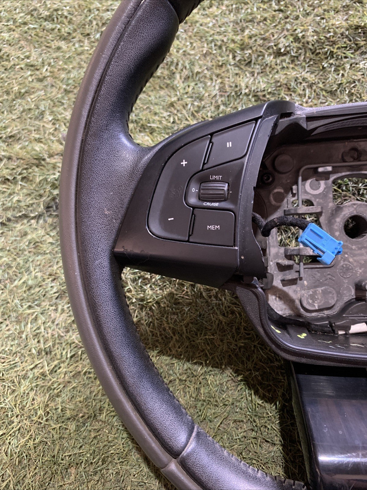 VOLANTE STERZO PER CITROEN C4 Cactus 98031272YC (14>18)