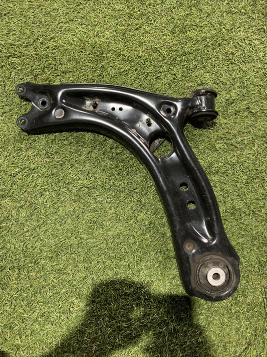 Braccio Oscillante Inferiore Anteriore Sinistro Volkswagen Golf 8 2.0 Benzina 