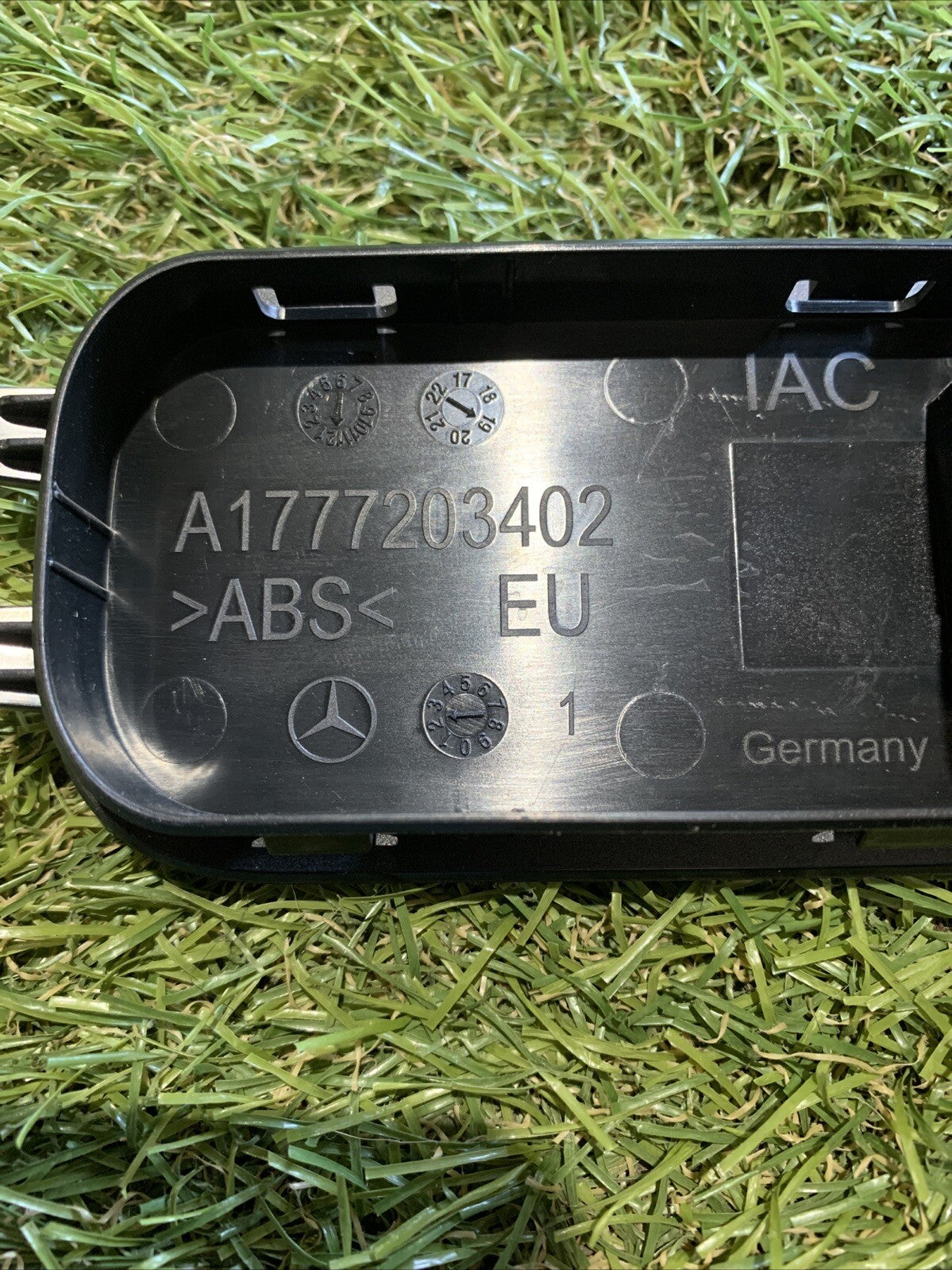 Pulsantiera Alzavetro Anteriore Destra Mercedes Classe A W177 A1777203402