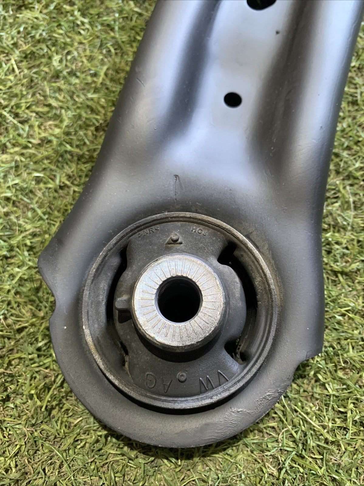 BRACCIO OSCILLANTE ANTERIORE DESTRO DX VOLKSWAGEN TIGUAN (AD1) 3Q0407152P (20 )