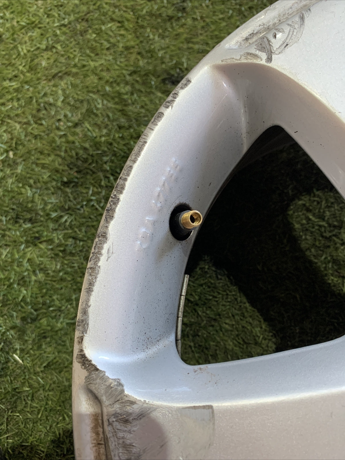 6R0071495A CERCHIO IN LEGA DA 15 POLLICI 5 FORI 6JX15H2ET40 VOLKSWAGEN POLO 6R(3