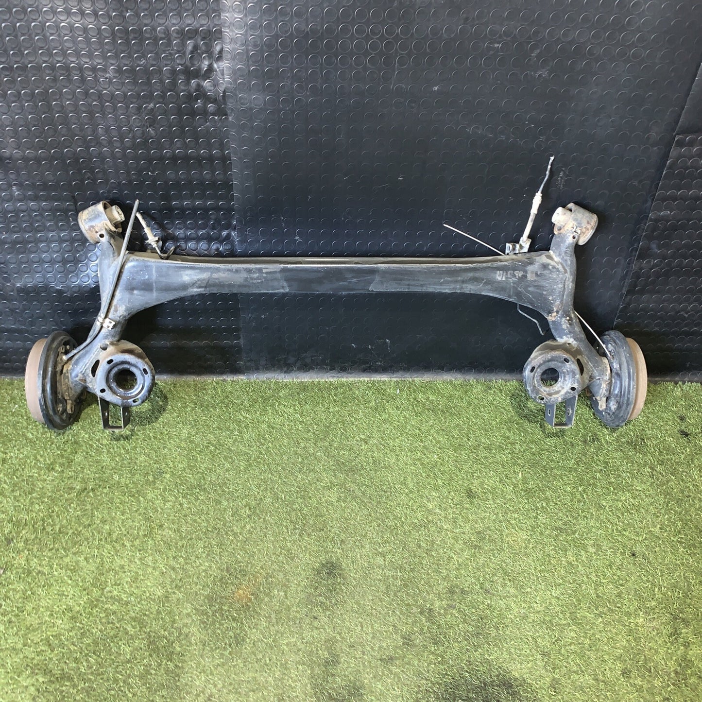 Ponte Assale Posteriore Volkswagen Polo 9N Con Freni A Tamburo