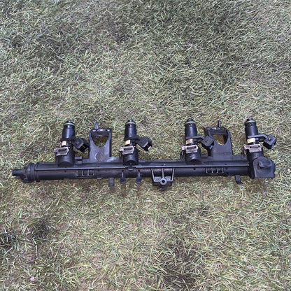 8200604620 TUBO INIEZIONE CON SERIE INIETTORI BENZINA RENAULT CLIO 1.2 3 SERIE