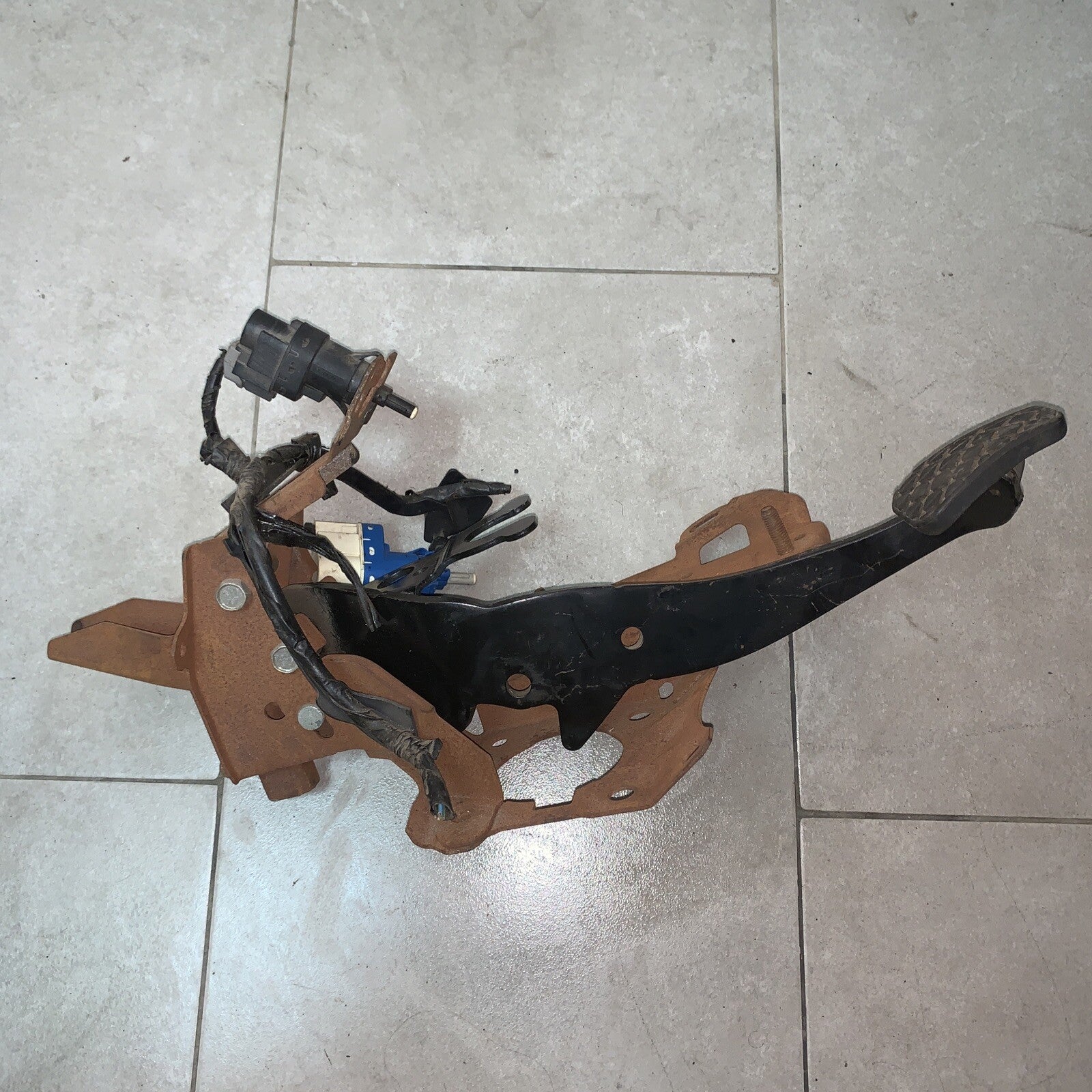 PEDALIERA FRENO FORD FIESTA 6 Serie