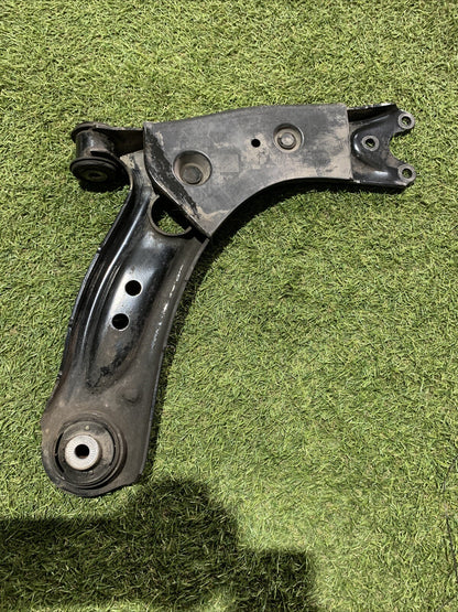 Braccio Oscillante Inferiore Anteriore Sinistro Volkswagen Golf 8 2.0 Benzina 